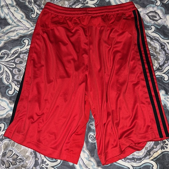 Adidas basketball shorts - Picture 2 of 3